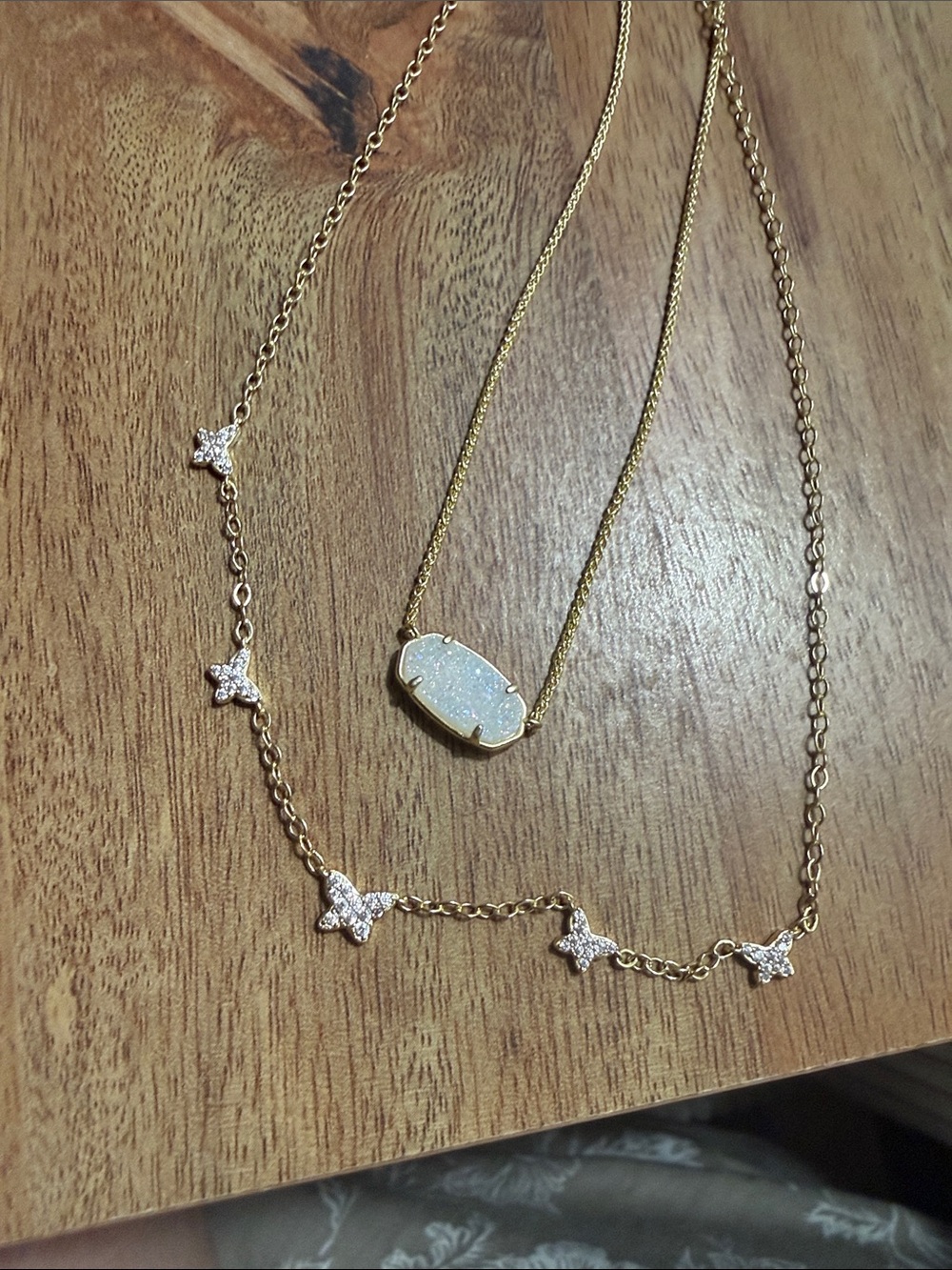 Dolly Parton x Kendra Scott necklace - Picture 2 of 4